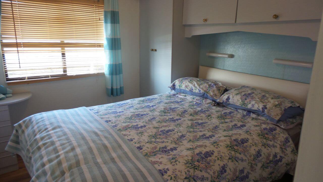 Seaview Lodge Chalet double bedroom